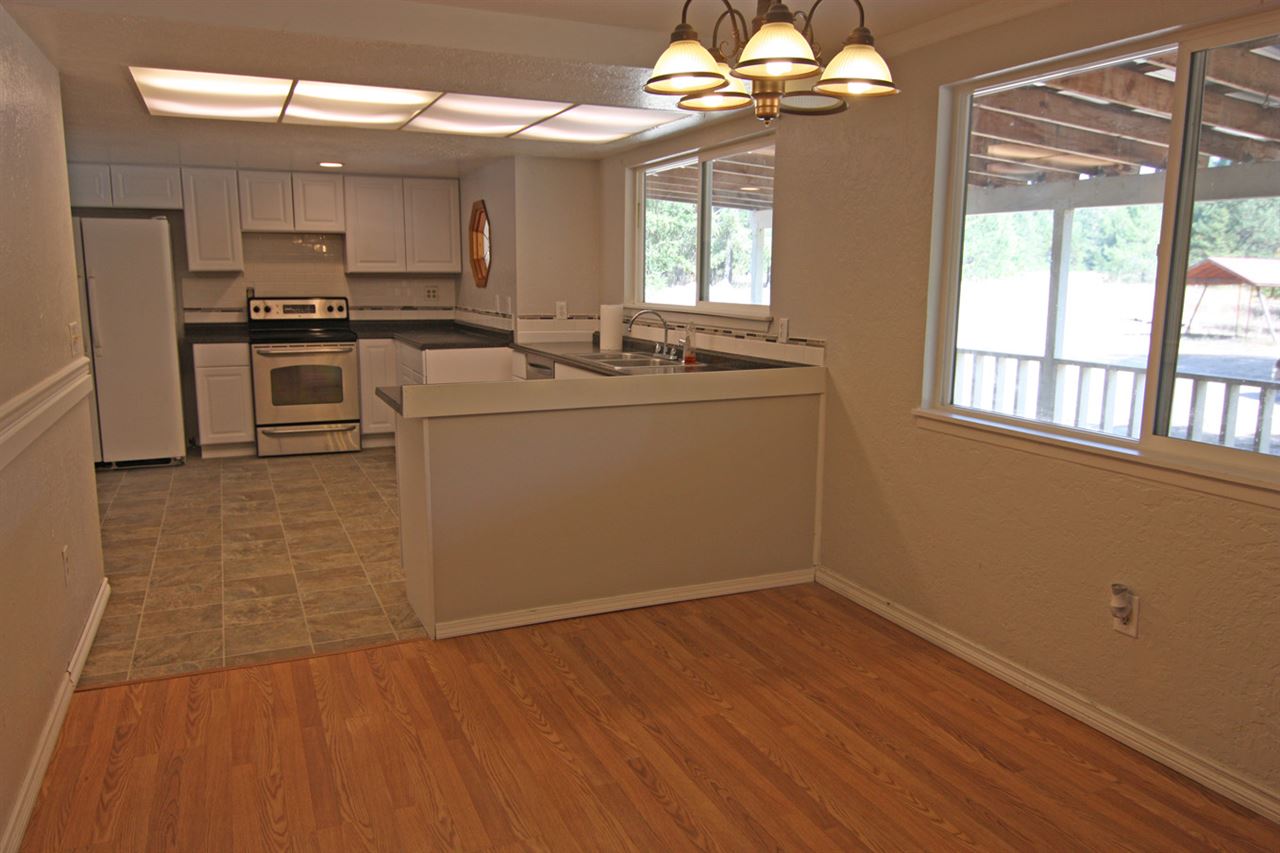 8244 Scotia Road Newport, WA 99156 - Photo 4 of 20