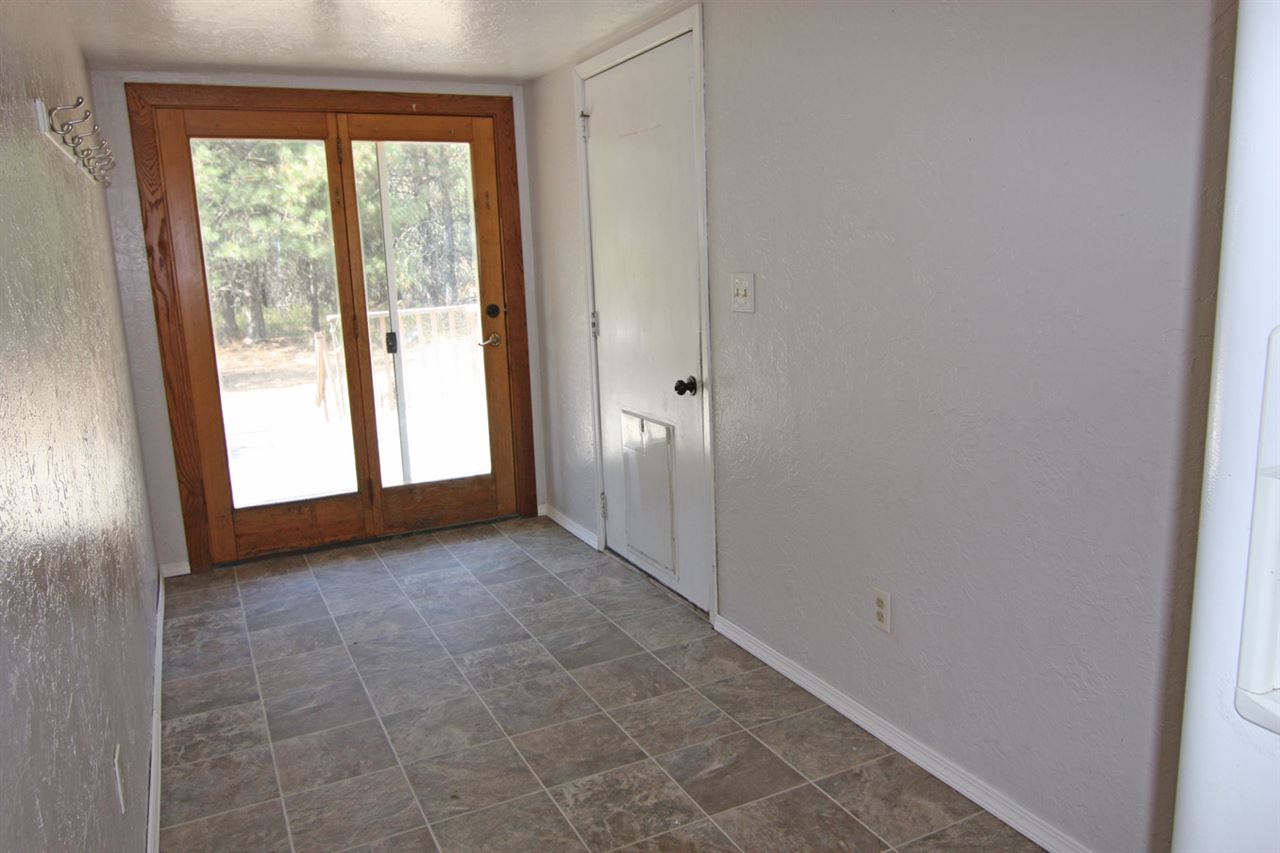 8244 Scotia Road Newport, WA 99156 - Photo 6 of 20