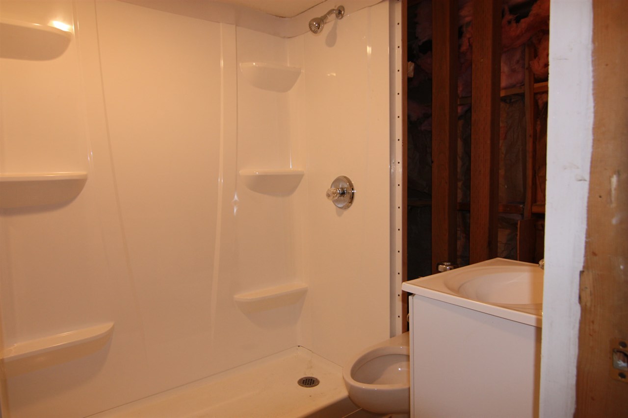 8244 Scotia Road Newport, WA 99156 - Photo 8 of 20