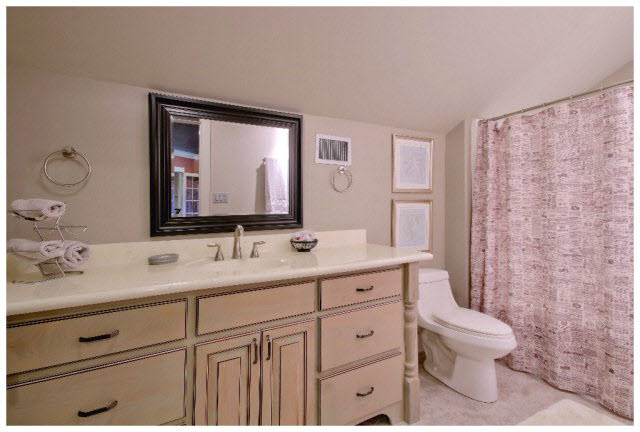 30365 River Road Orange Beach, AL 36561 - Photo 17 of 32 Game room bathroom