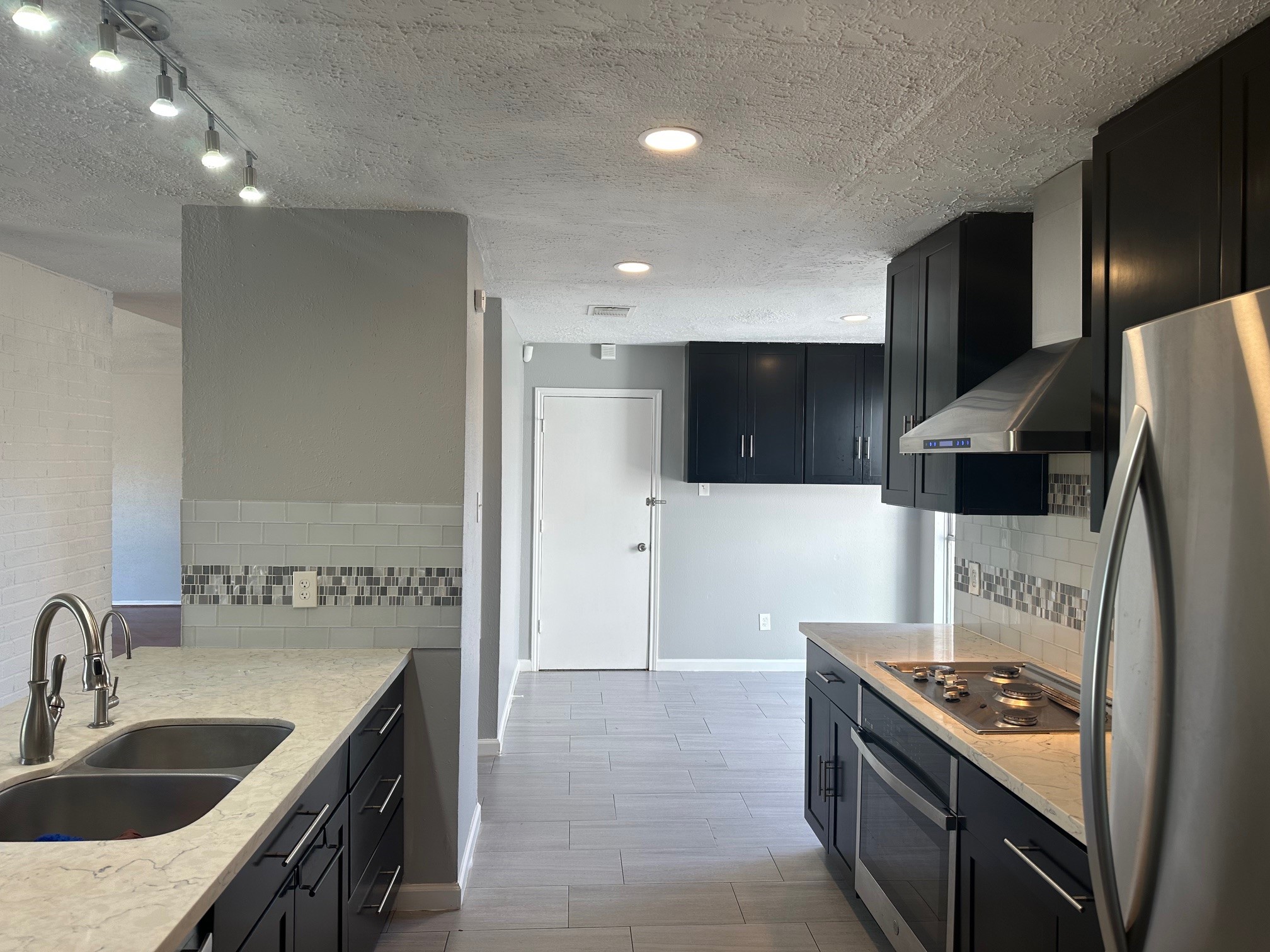 16334 Rancho Blanco Drive Houston, TX 77083 - Photo 8 of 18