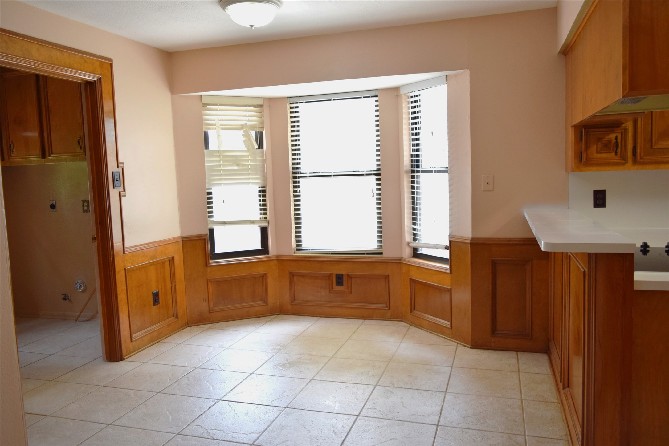 7331 Rancho Mission Drive Houston, TX 77083 - Photo 5 of 20 Breakfast area