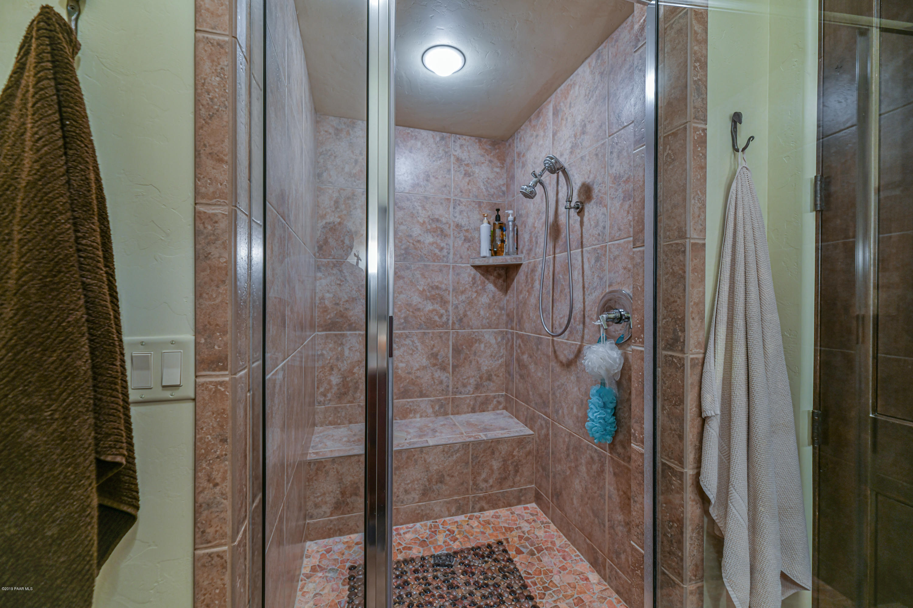 1980 Idylwild Road Prescott, AZ 86305 - Photo 38 of 76 Guest bath