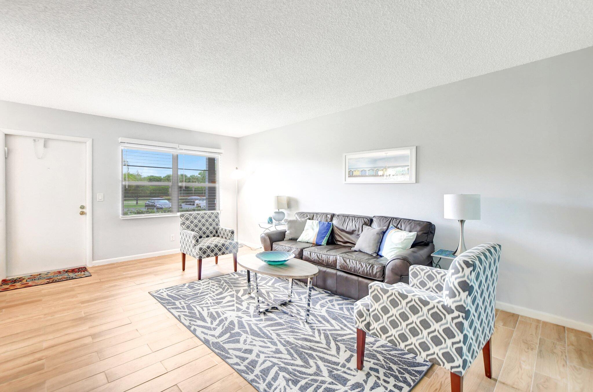224 Suffolk F Boca Raton, FL 33434 - Photo 5 of 25 Living Area 2