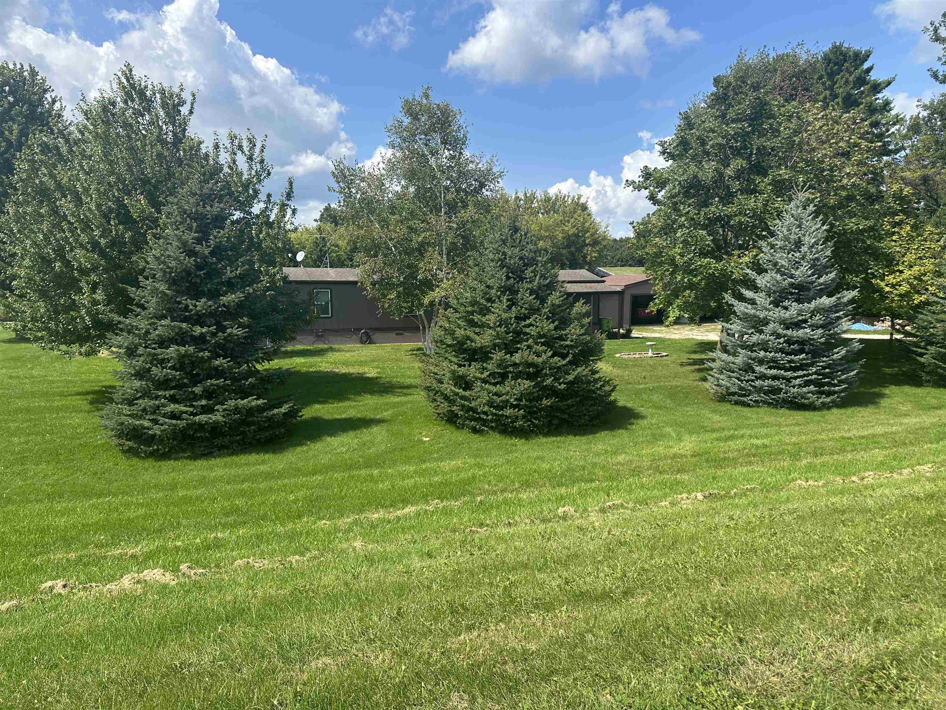 N8919 County Road East Randolph, WI 53956 - Photo 2 of 22 Gallery Image 2