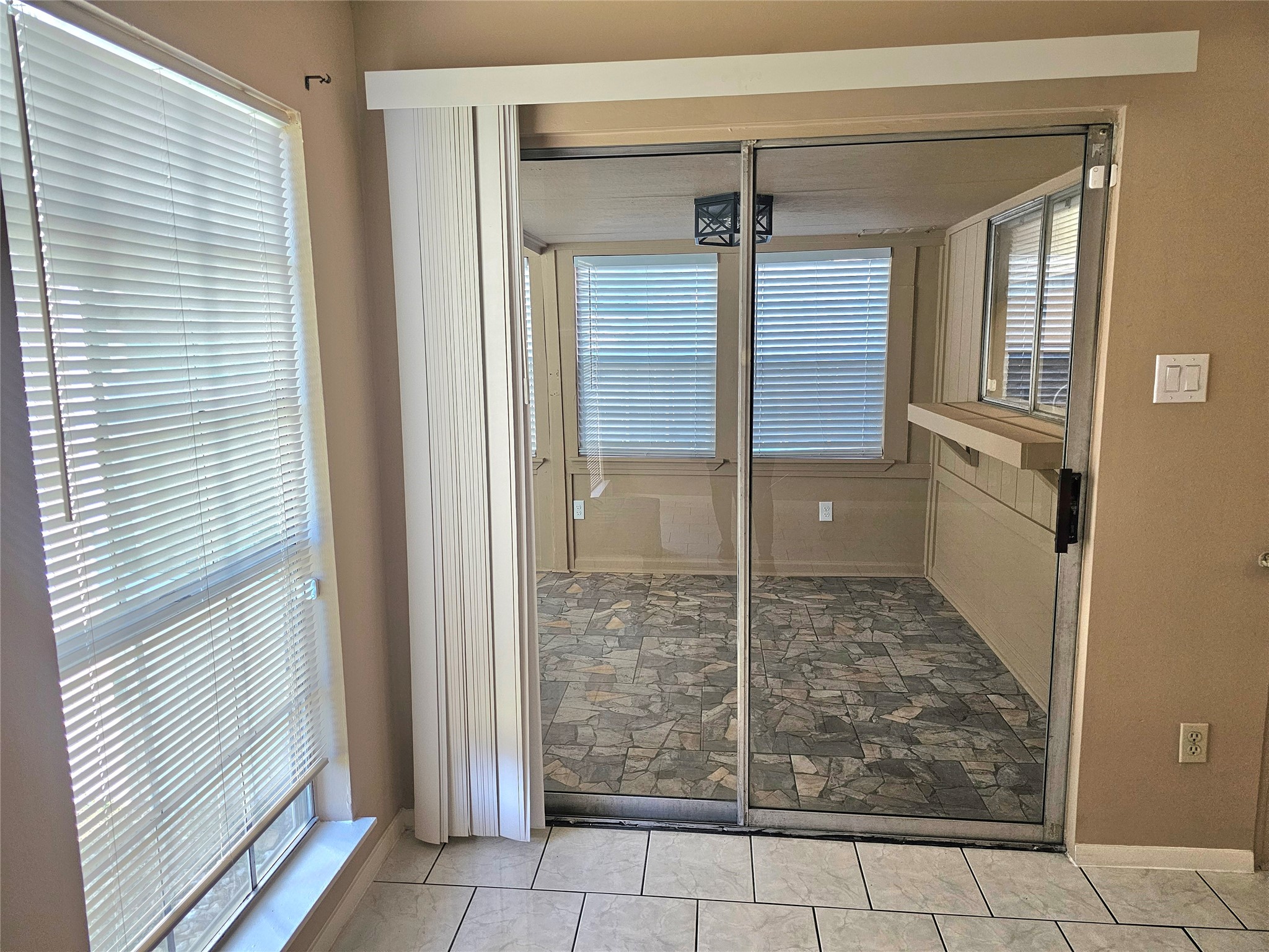 16718 Running Quail Court Houston, TX 77489 - Photo 12 of 33 a bathroom with a glass door shower