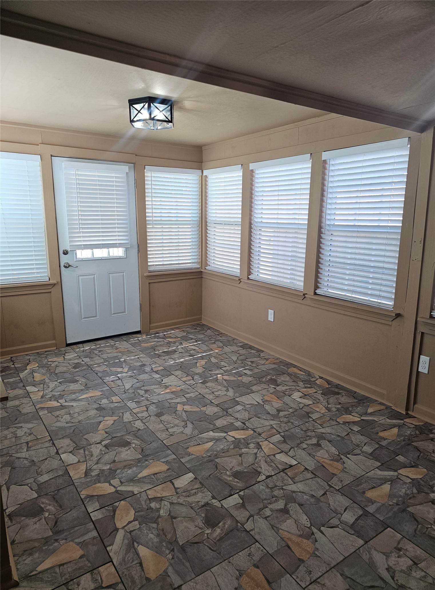 16718 Running Quail Court Houston, TX 77489 - Photo 14 of 33 a view of an empty room with a window