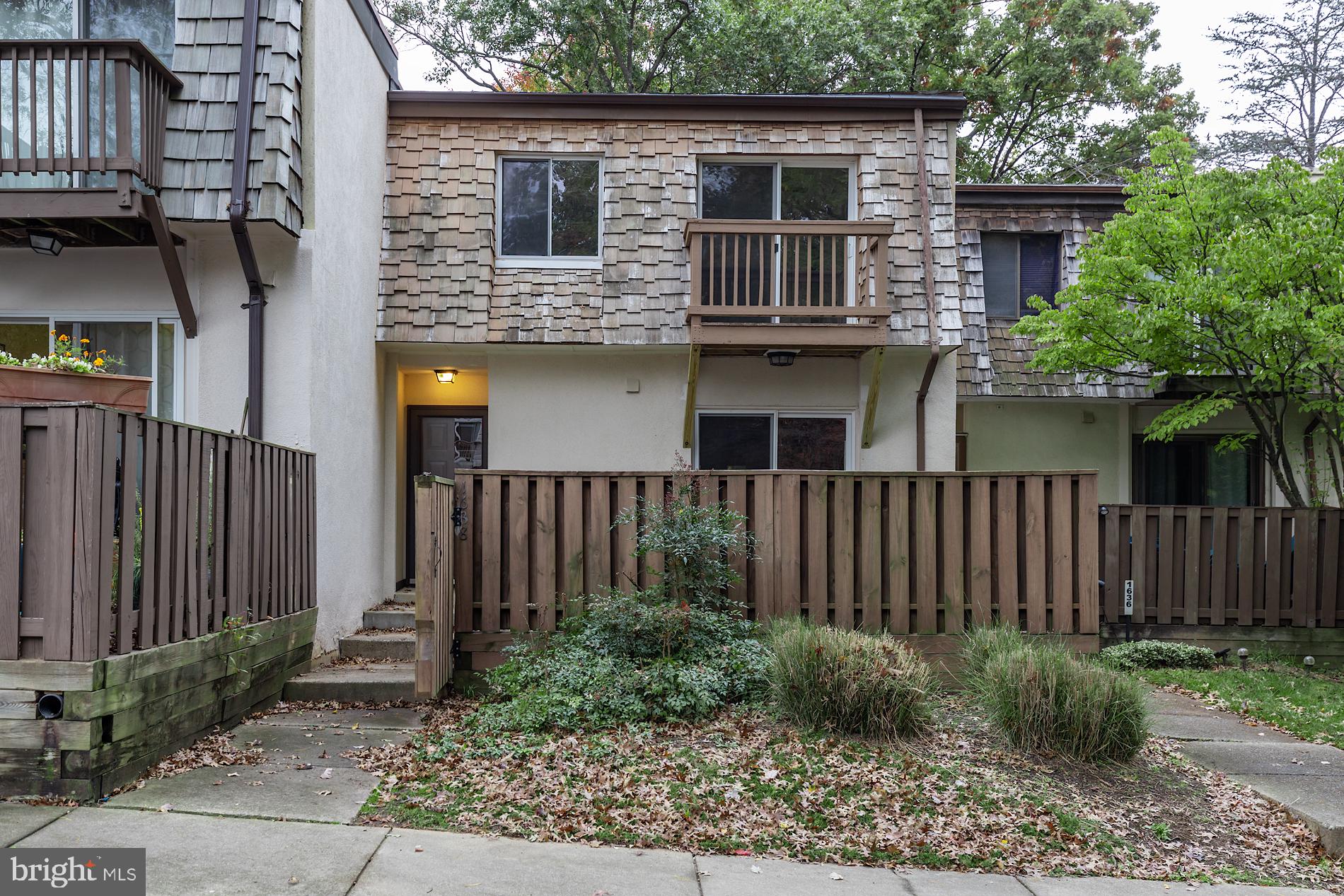 1638 Valencia Way Reston, VA 20190 - Photo 1 of 42