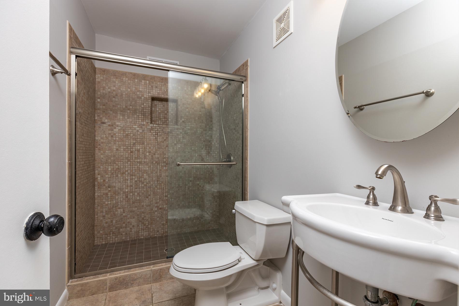 1638 Valencia Way Reston, VA 20190 - Photo 22 of 42