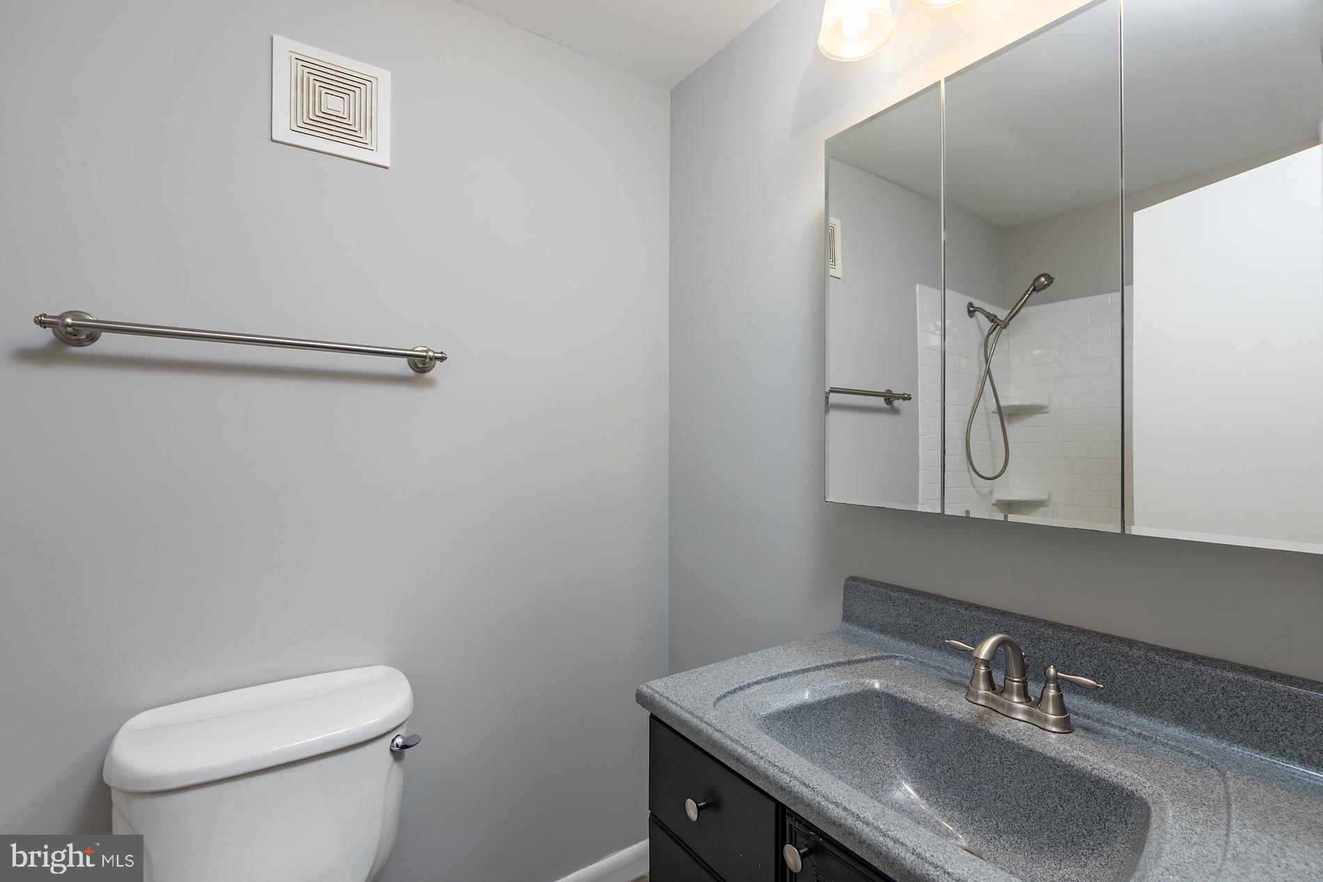 1638 Valencia Way Reston, VA 20190 - Photo 25 of 42