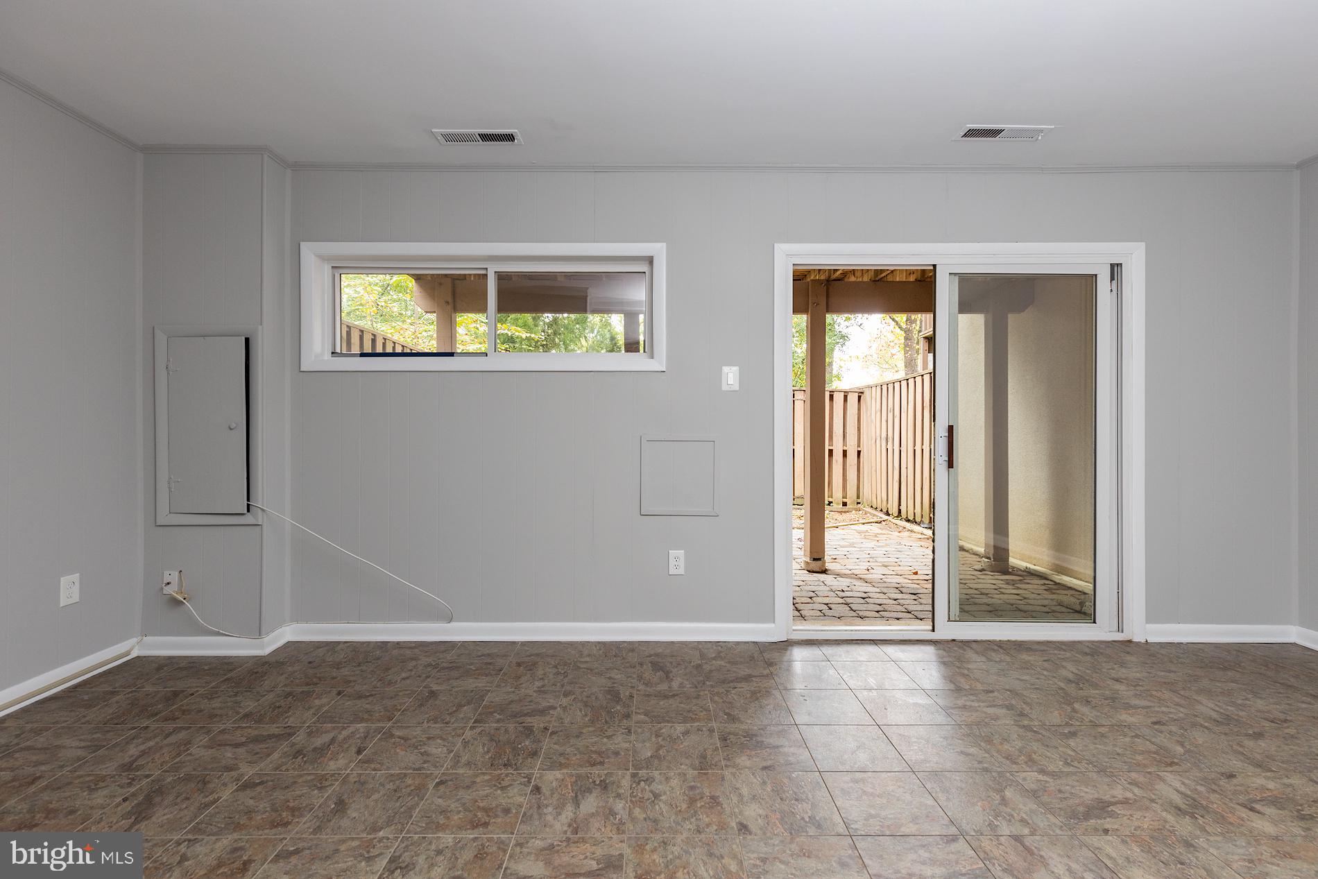 1638 Valencia Way Reston, VA 20190 - Photo 29 of 42