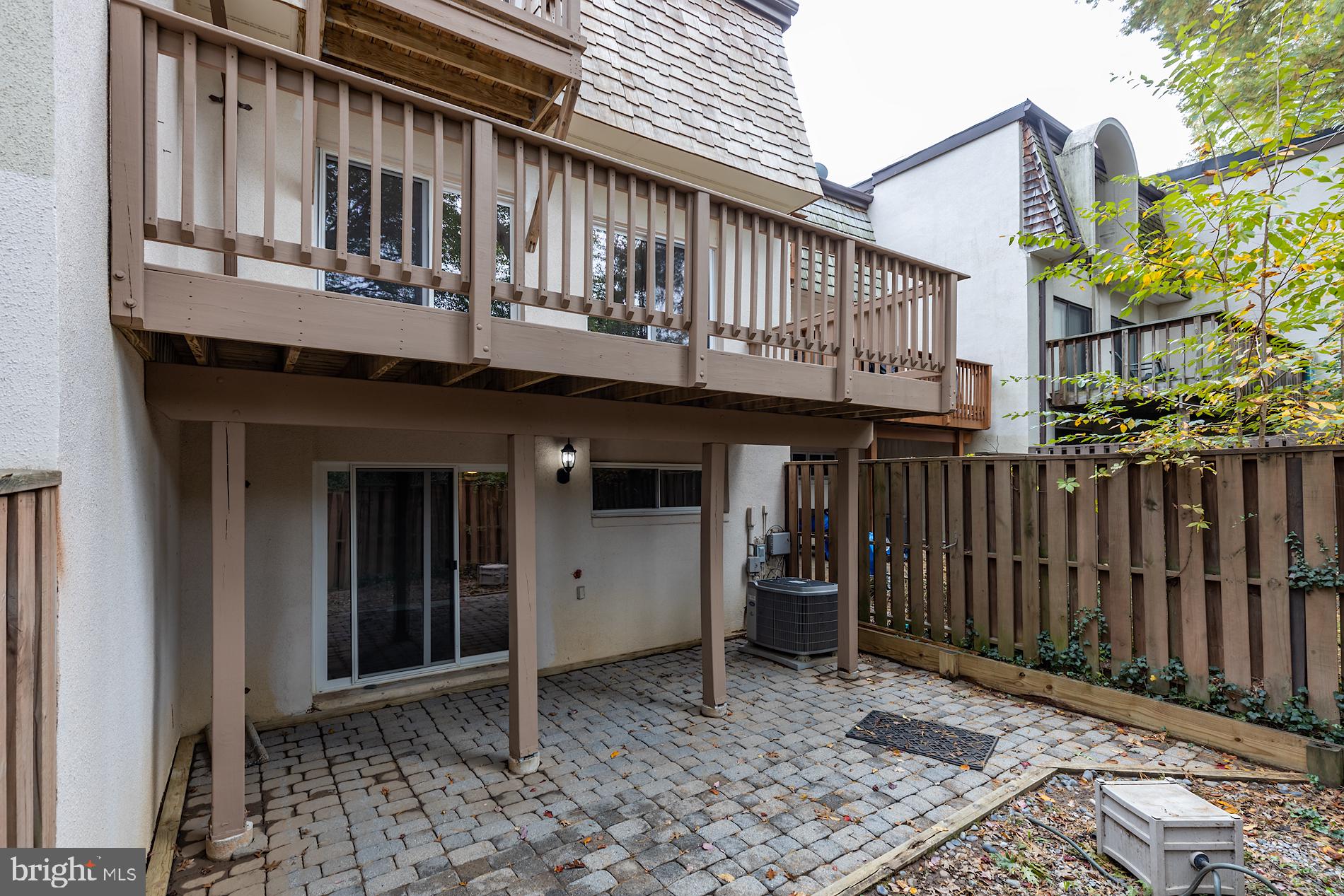 1638 Valencia Way Reston, VA 20190 - Photo 37 of 42