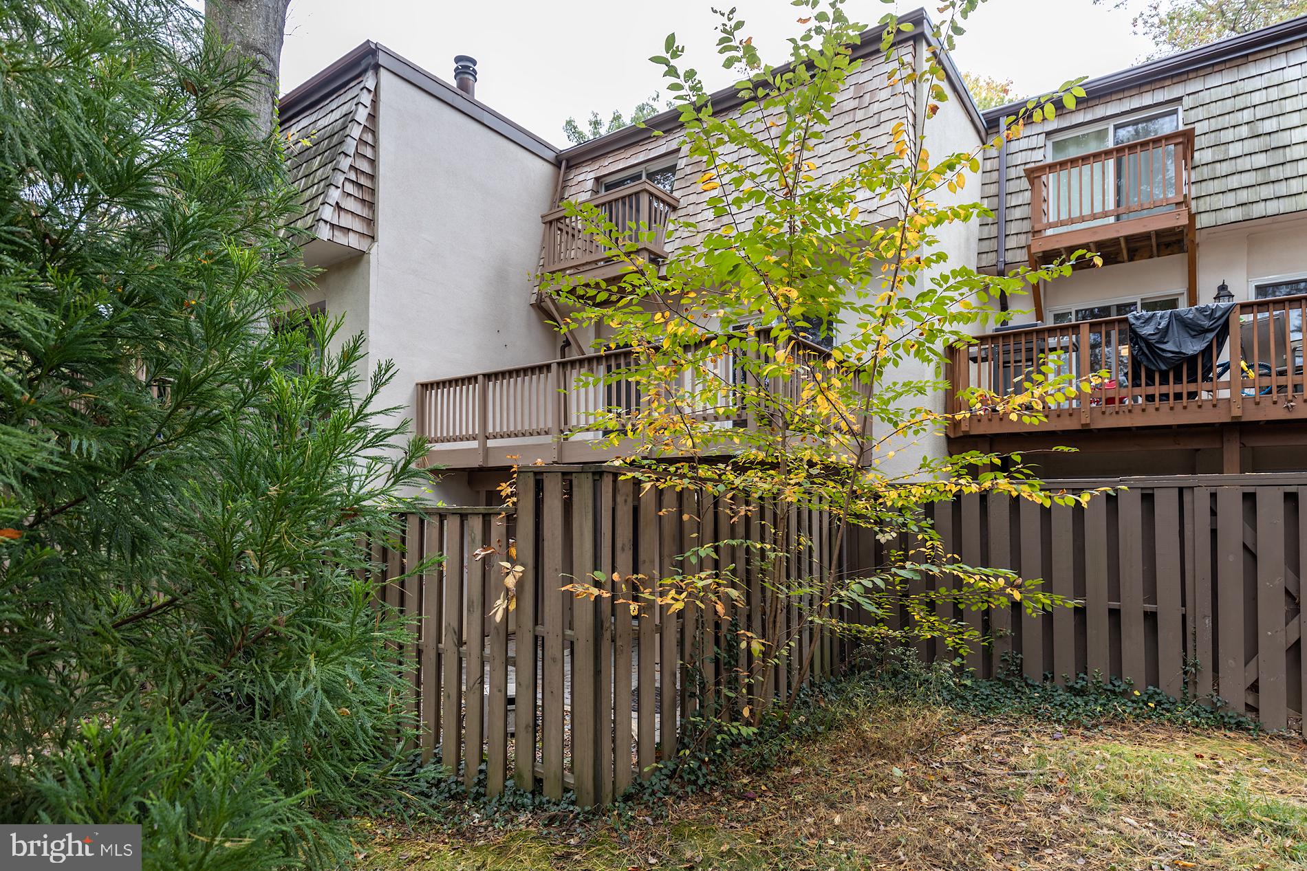 1638 Valencia Way Reston, VA 20190 - Photo 38 of 42