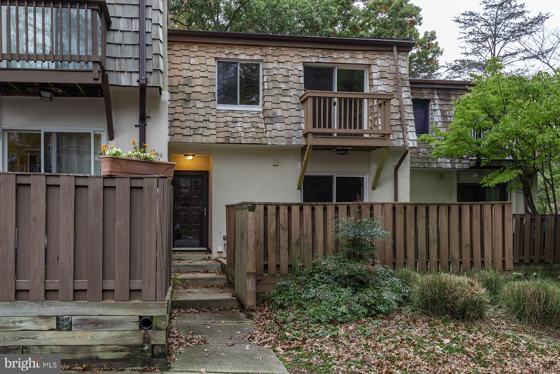 1638 Valencia Way Reston, VA 20190 - Photo 39 of 42