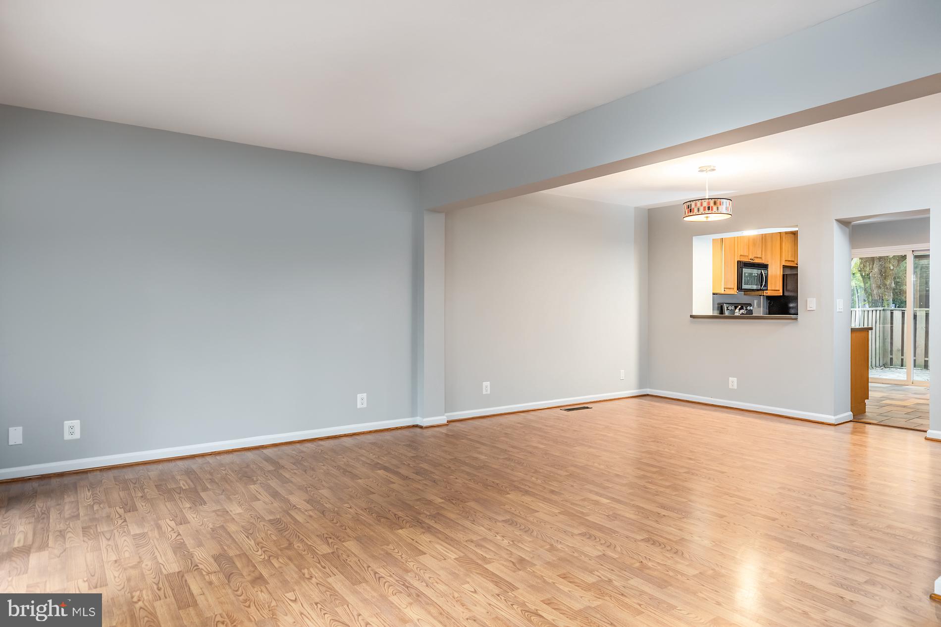 1638 Valencia Way Reston, VA 20190 - Photo 5 of 42