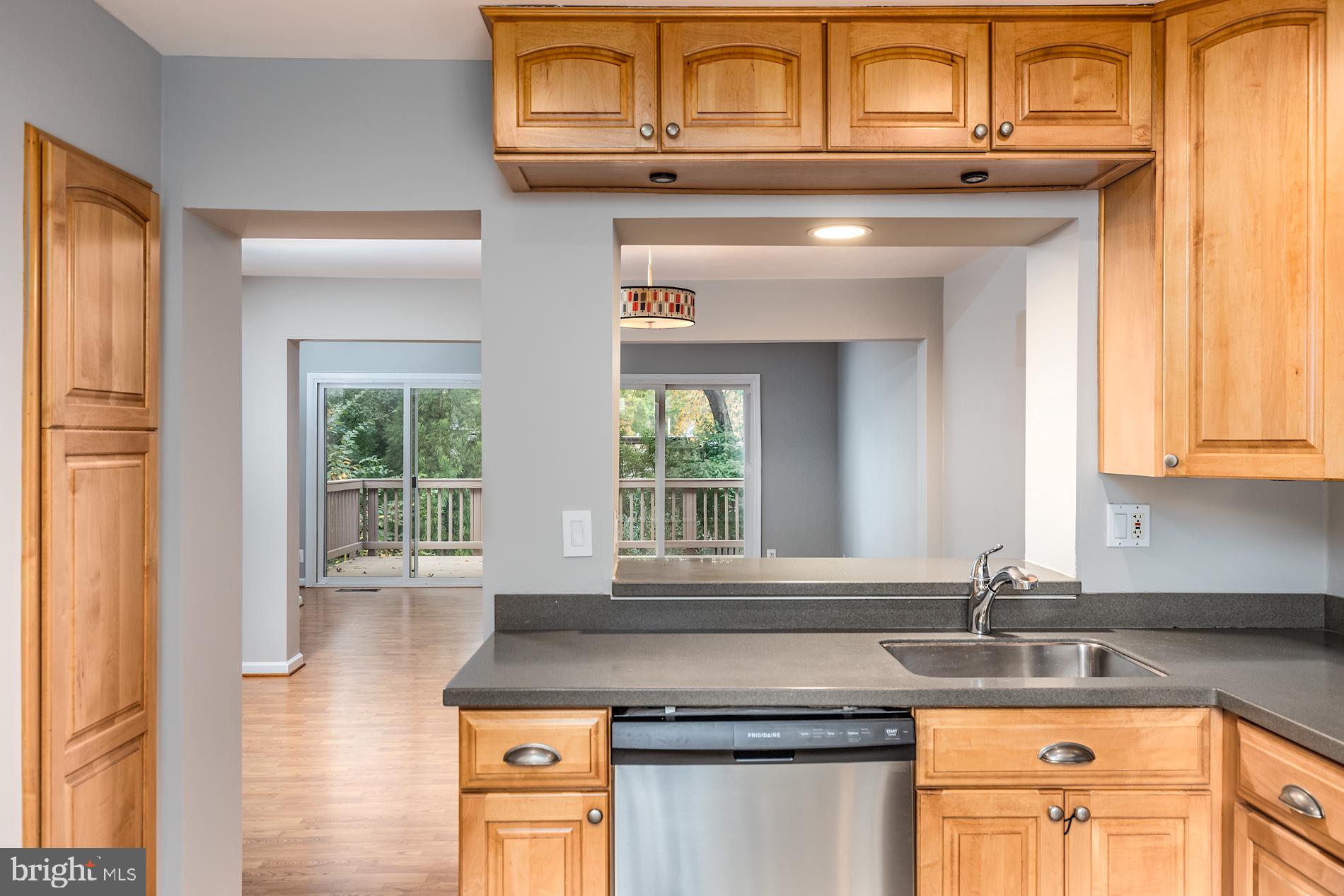 1638 Valencia Way Reston, VA 20190 - Photo 10 of 42