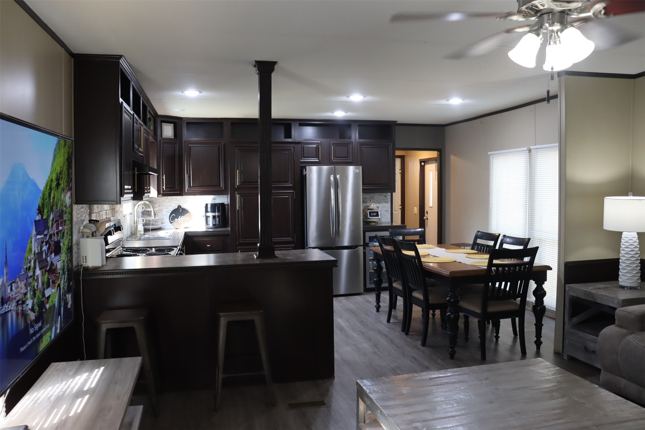 132 Kiowa Court Rosharon, TX 77583 - Photo 3 of 16 View from entrance.