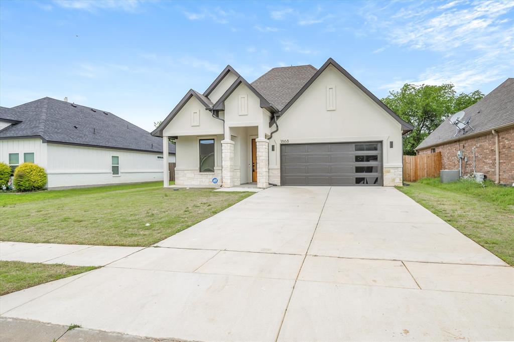 1868 Meadowview Canton, TX 75103 - Photo 1 of 40 a front view of house with yard