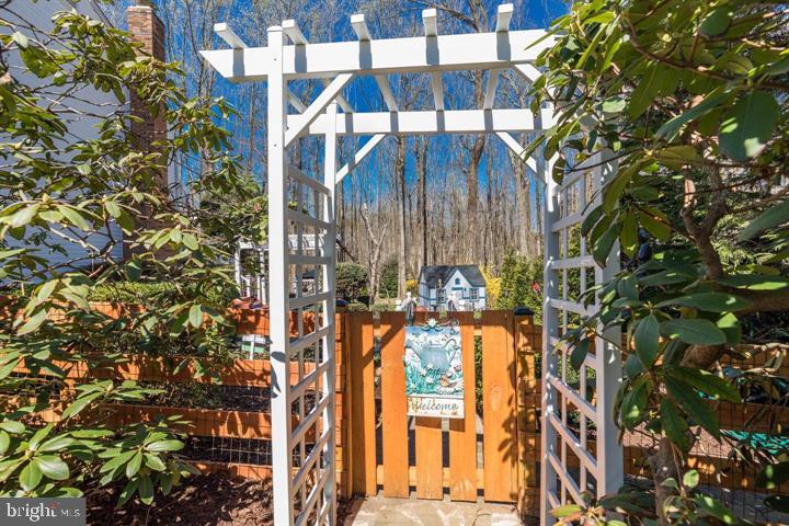 11928 Appling Valley Road Fairfax, VA 22030 - Photo 12 of 16