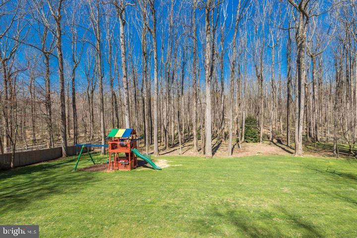 11928 Appling Valley Road Fairfax, VA 22030 - Photo 13 of 16