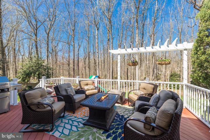 11928 Appling Valley Road Fairfax, VA 22030 - Photo 3 of 16