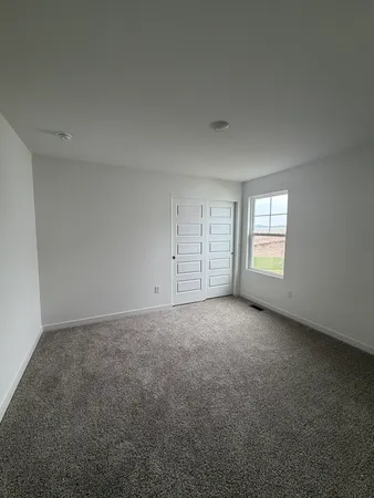 a view of empty room with window