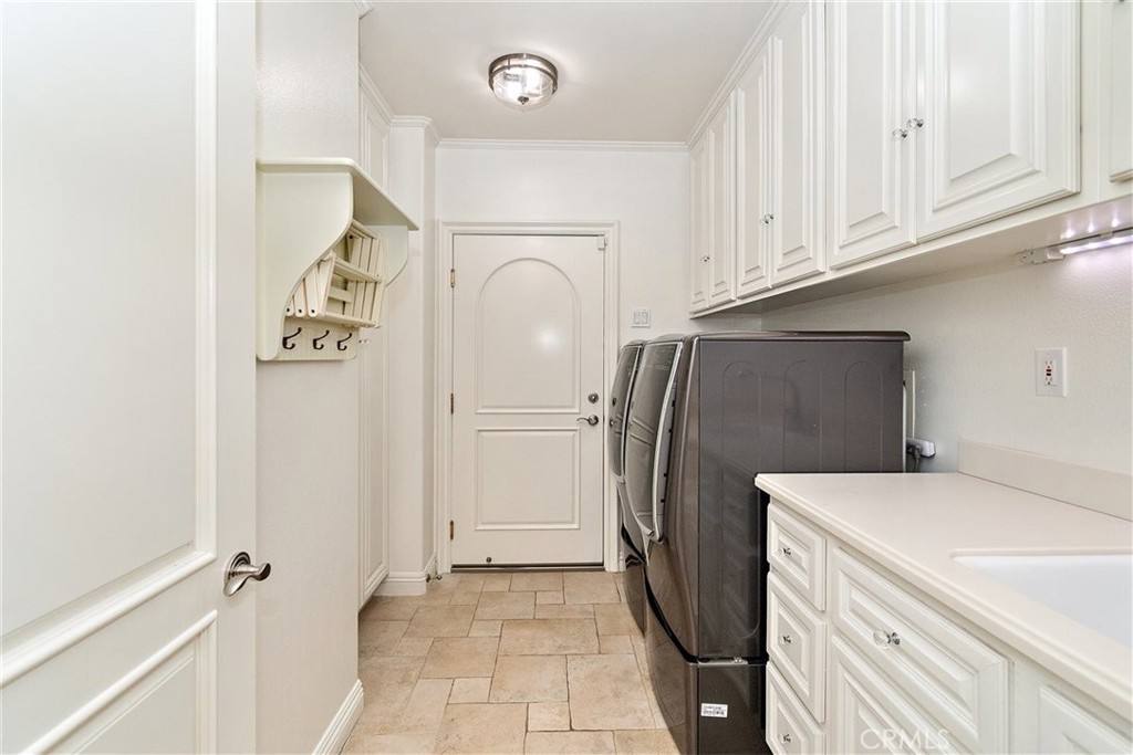 19 Santa Rosa Rolling Hills Estates, CA 90274 - Photo 49 of 62 Laundry Room right next to Garage