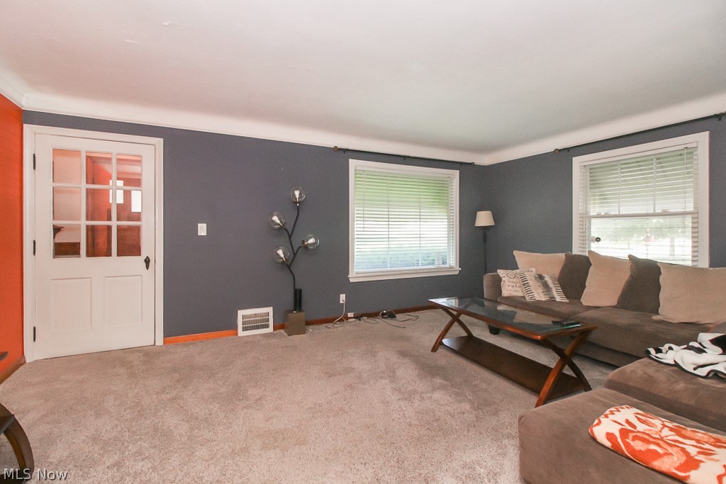 18103 Neff Road Cleveland, OH 44119 - Photo 4 of 35 Gallery Image 4