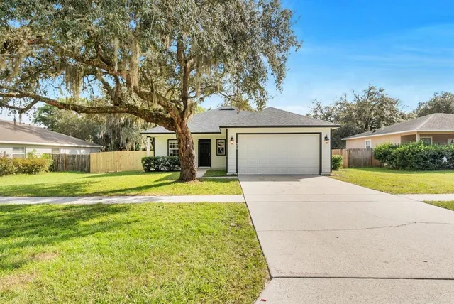 $399,000 | 570 East 5th Street, Chuluota, FL 32766