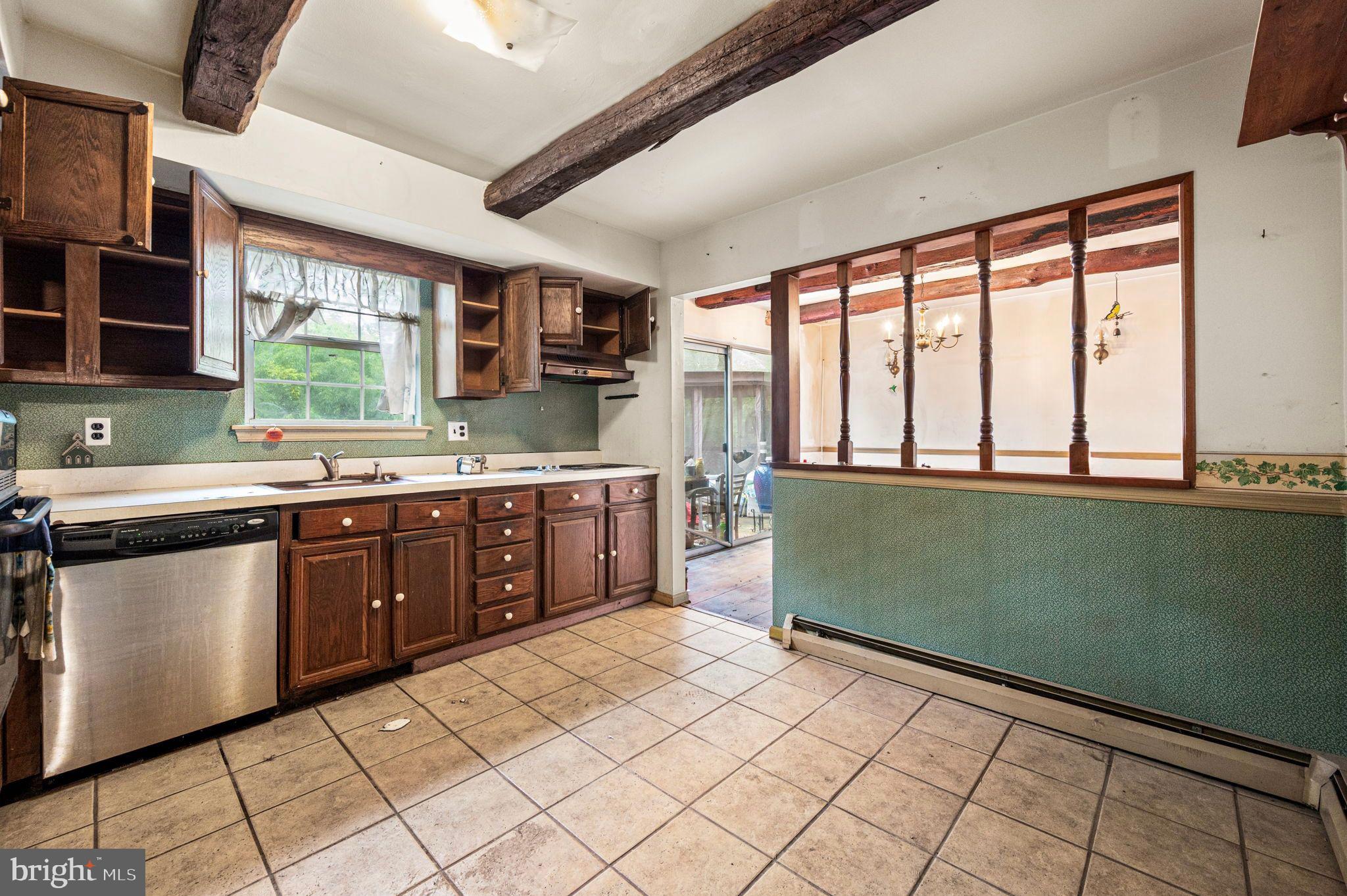 891 Brown Drive Spring City, PA 19475 - Photo 2 of 25