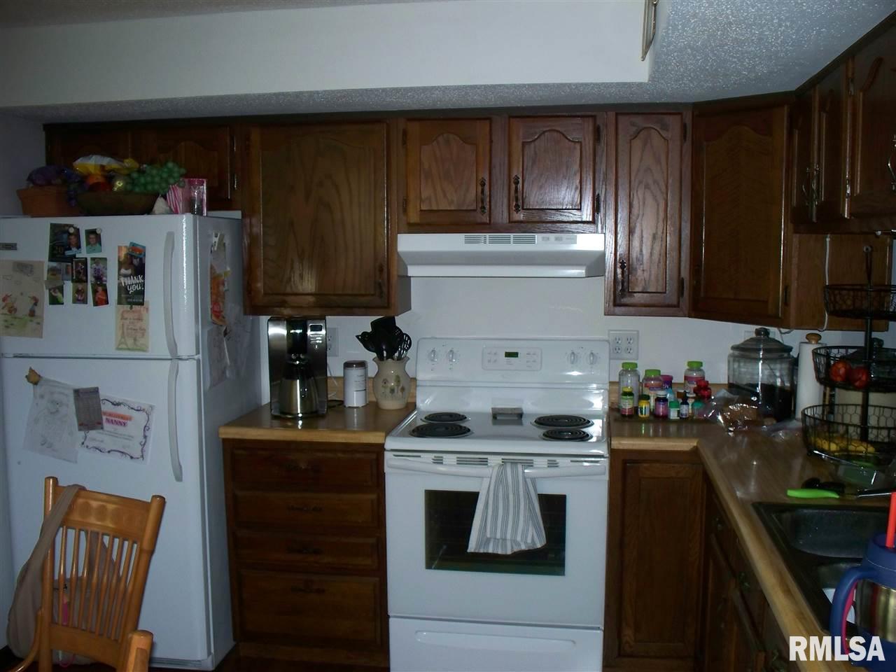 207 Burlington Road Macomb, IL 61455 - Photo 8 of 17 Gallery Image 8