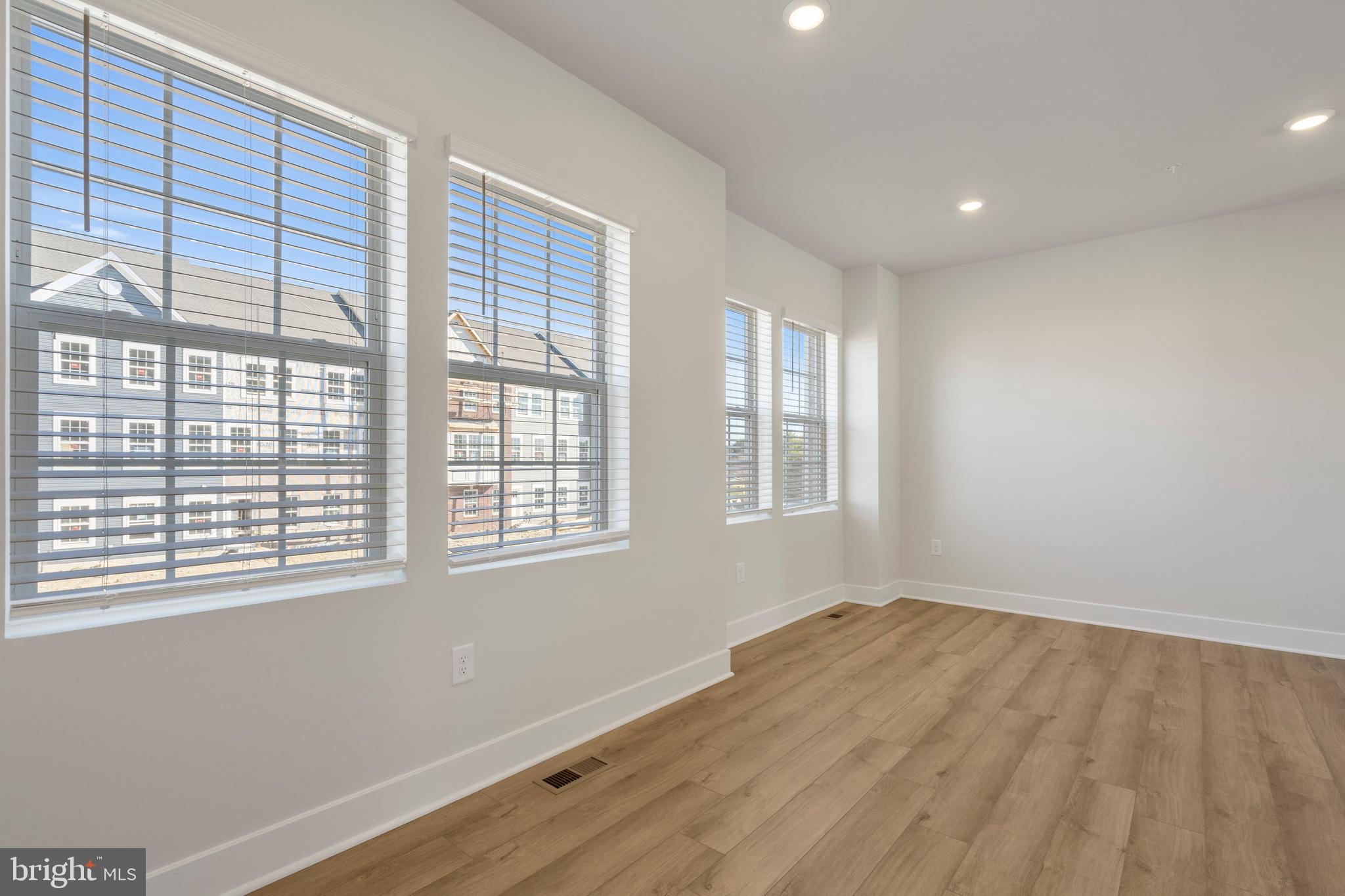 1822 Parham Way Baltimore, MD 21244 - Photo 8 of 38