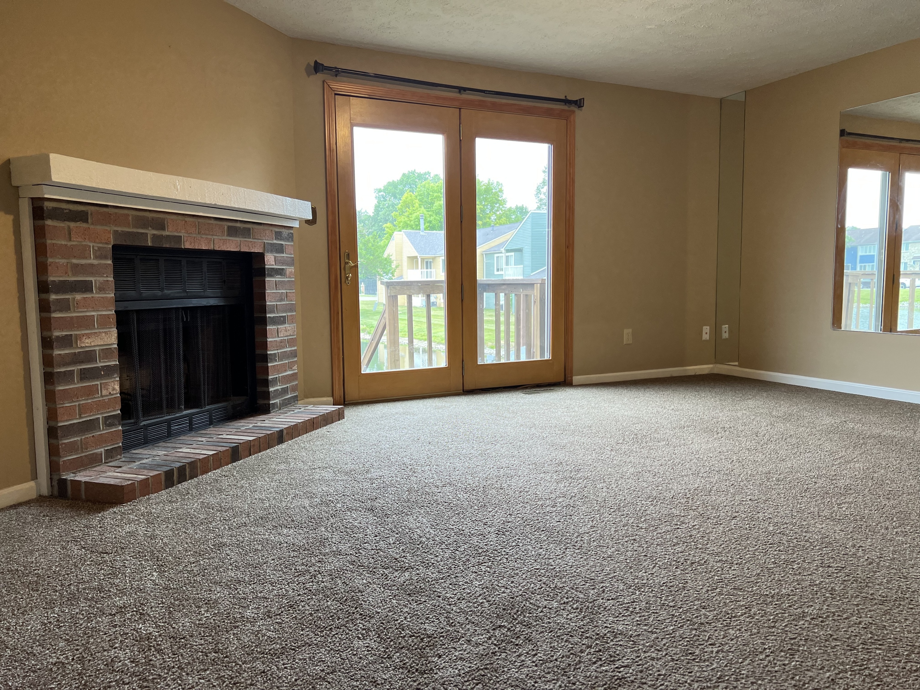 8526 Hague Road Indianapolis, IN 46256 - Photo 4 of 22 Gallery Image 4