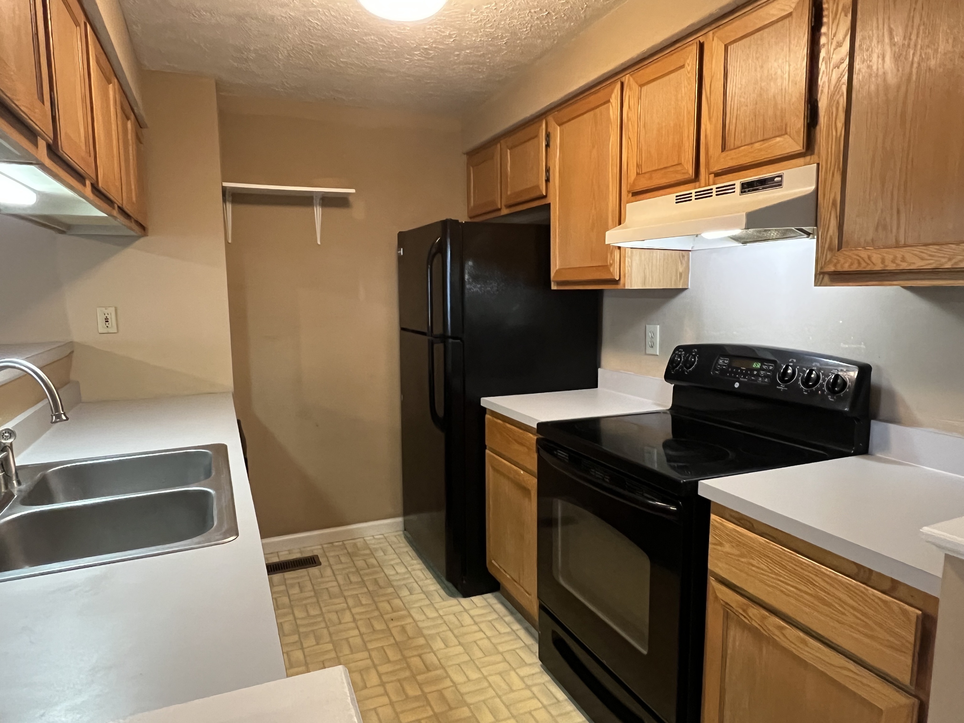 8526 Hague Road Indianapolis, IN 46256 - Photo 8 of 22 Gallery Image 8
