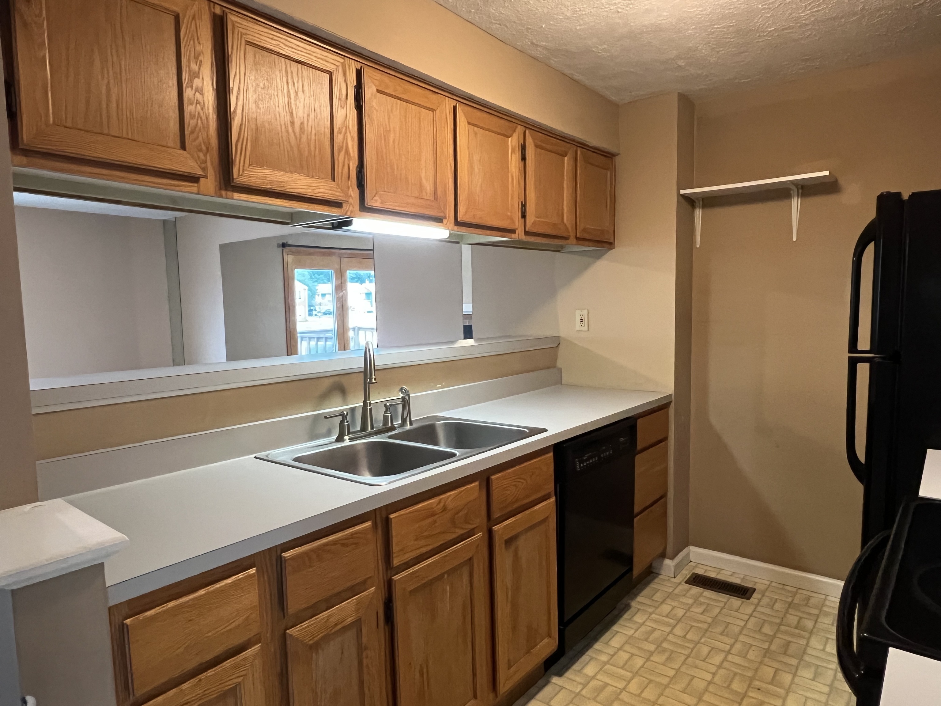 8526 Hague Road Indianapolis, IN 46256 - Photo 9 of 22 Gallery Image 9