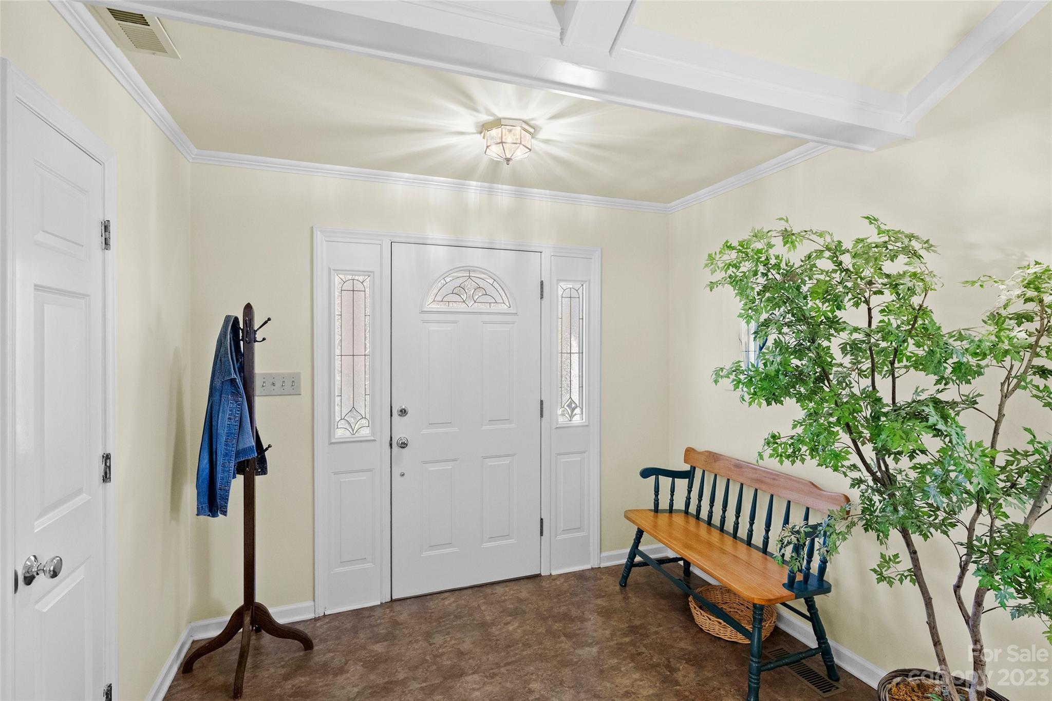 711 Romany Road Charlotte, NC 28203 - Photo 3 of 28 a view of a hallway with entryway