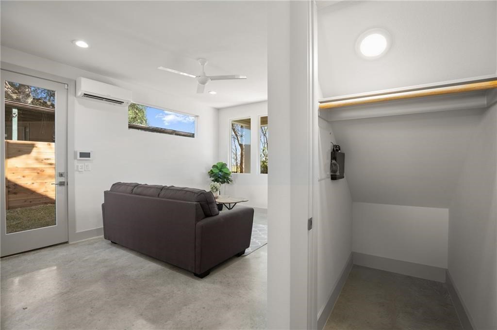 2413 East 9th Street, Unit 2 Austin, TX 78702 - Photo 17 of 38