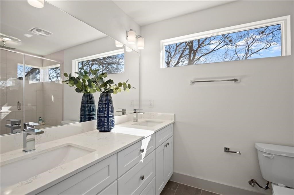 2413 East 9th Street, Unit 2 Austin, TX 78702 - Photo 21 of 38