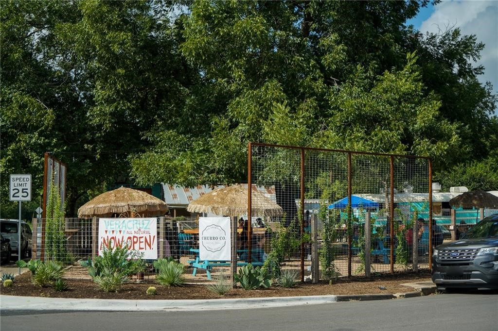 2413 East 9th Street, Unit 2 Austin, TX 78702 - Photo 37 of 38