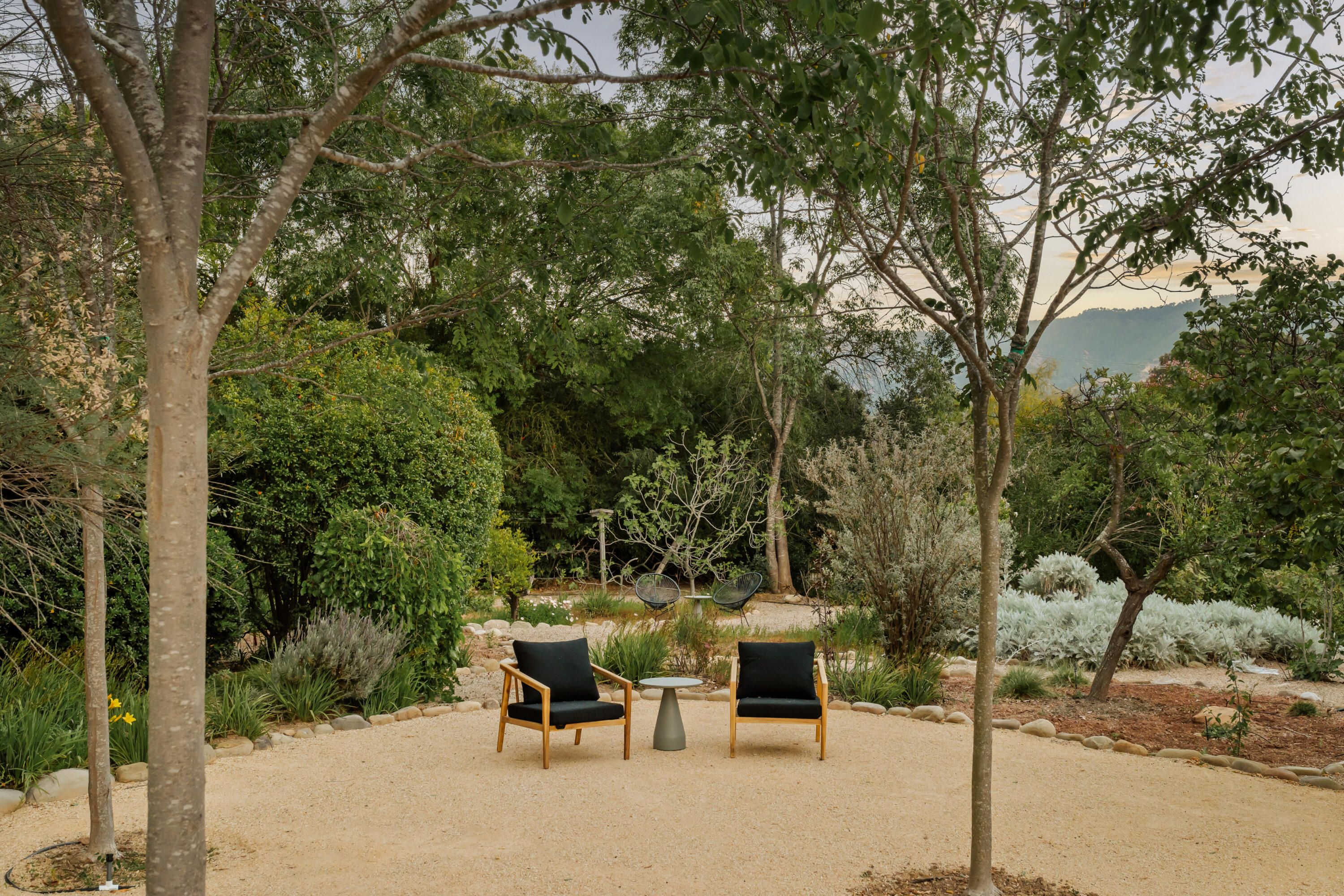 813 Country Club Road Ojai, CA 93023 - Photo 30 of 31 34
