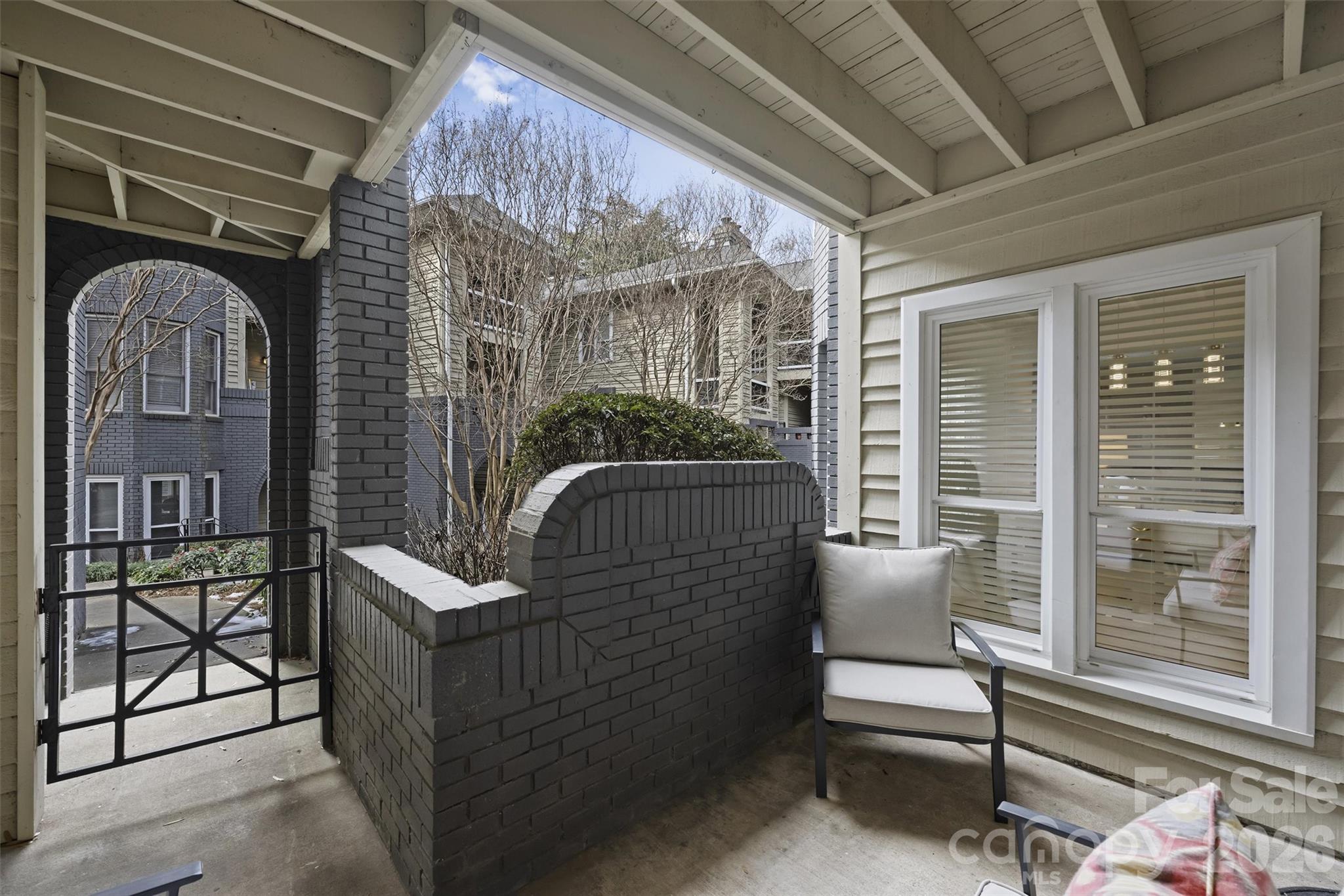 607 Queens Road Charlotte, NC 28207 - Photo 5 of 26 a view of livingroom with furniture