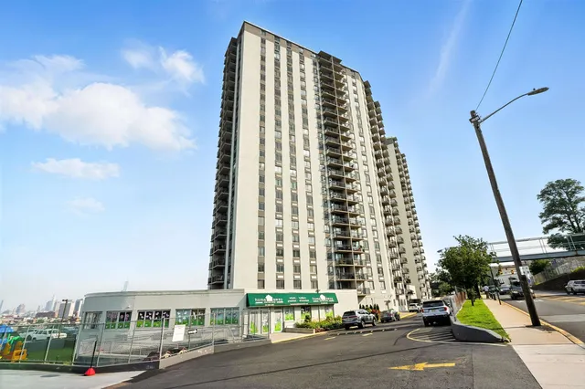 $339,000 | 100 Manhattan Avenue, Unit 416, Union City, NJ 07087
