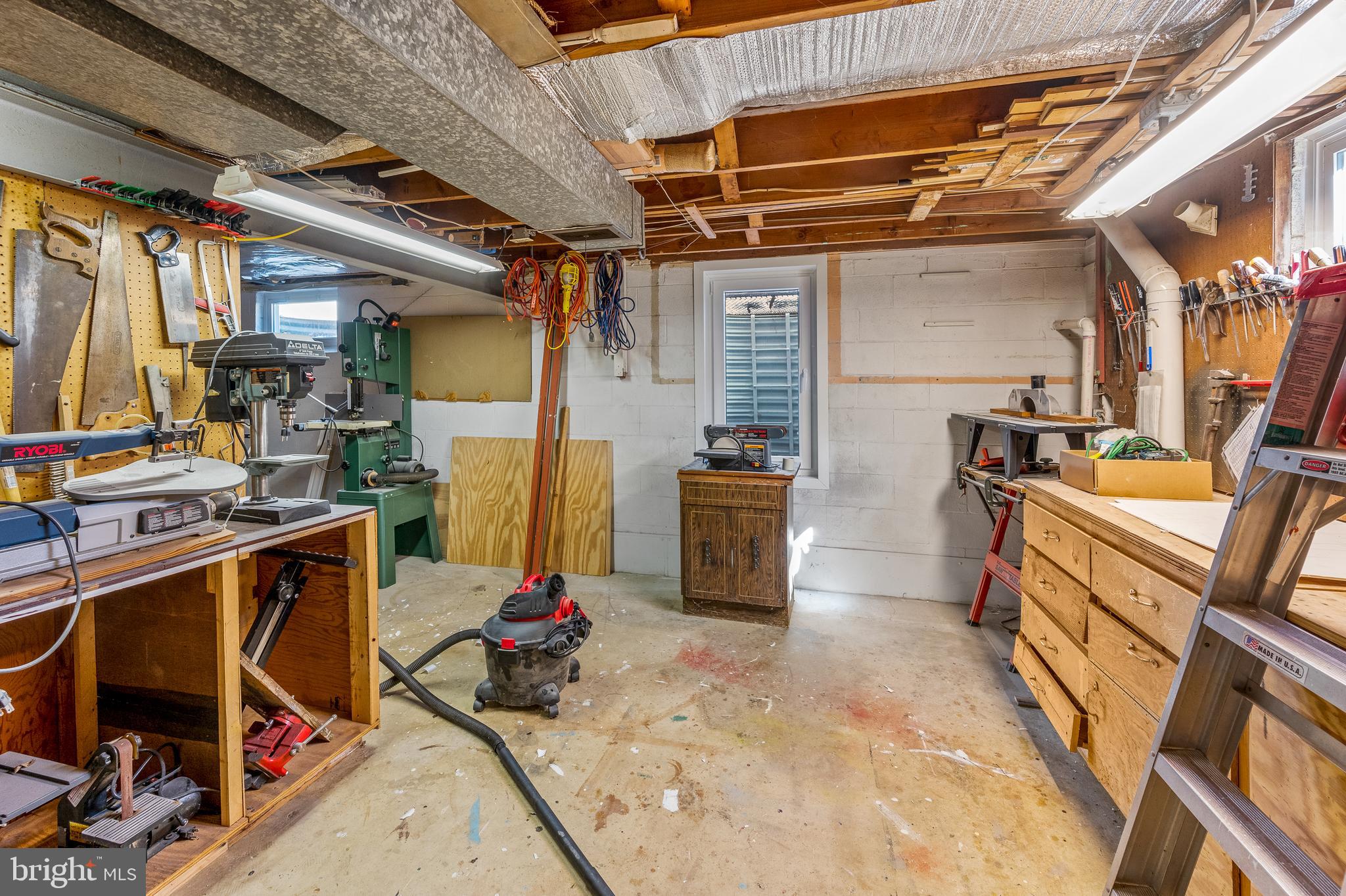 2104 Sun Valley Road Lancaster, PA 17603 - Photo 15 of 24