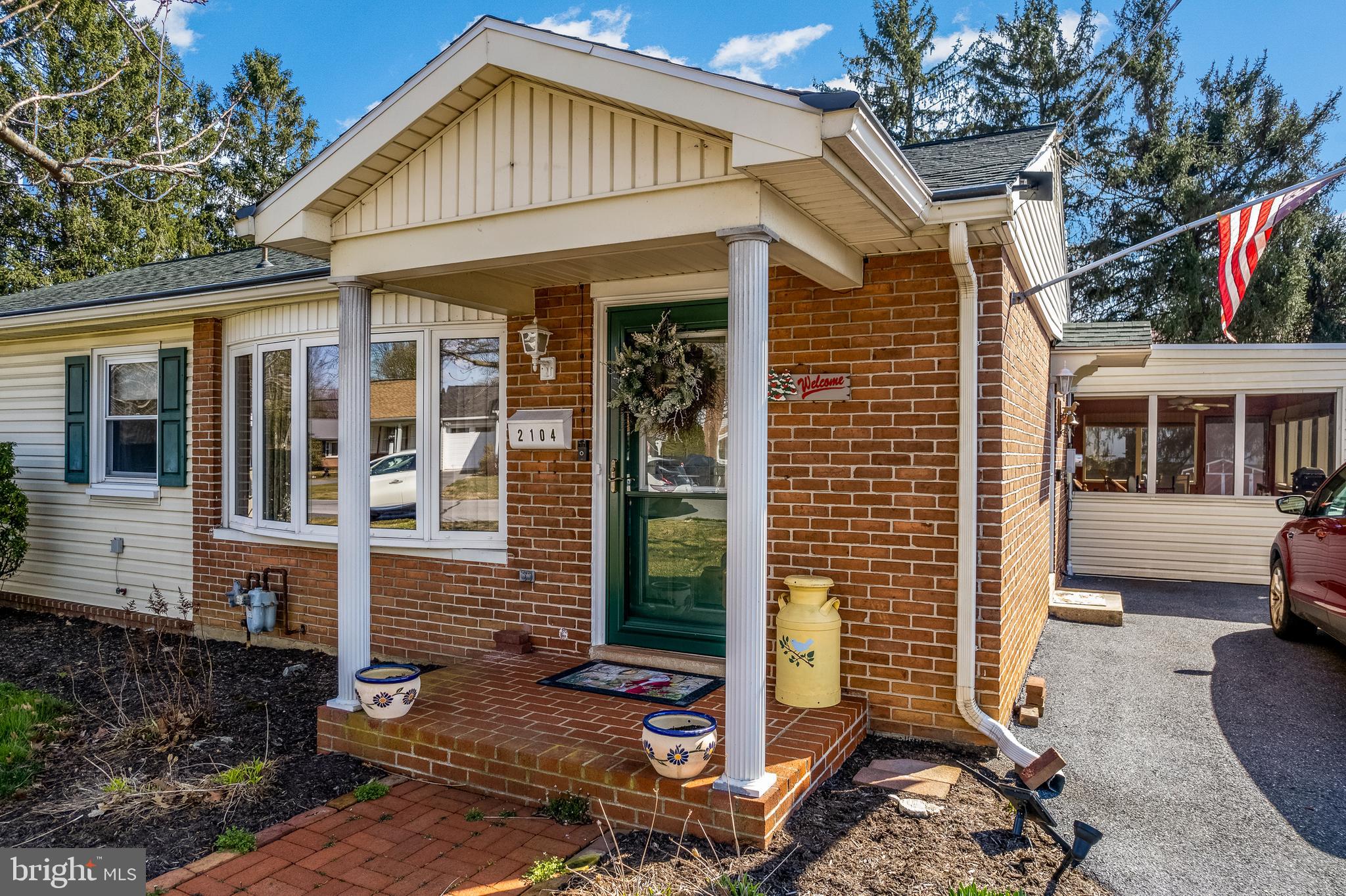 2104 Sun Valley Road Lancaster, PA 17603 - Photo 3 of 24