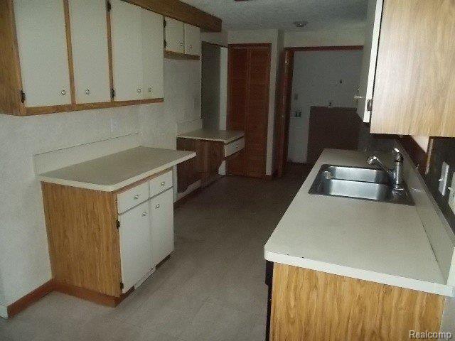 65 Rathbone Street Mount Clemens, MI 48043 - Photo 6 of 20 261-805209 Kitchen (2).JPG