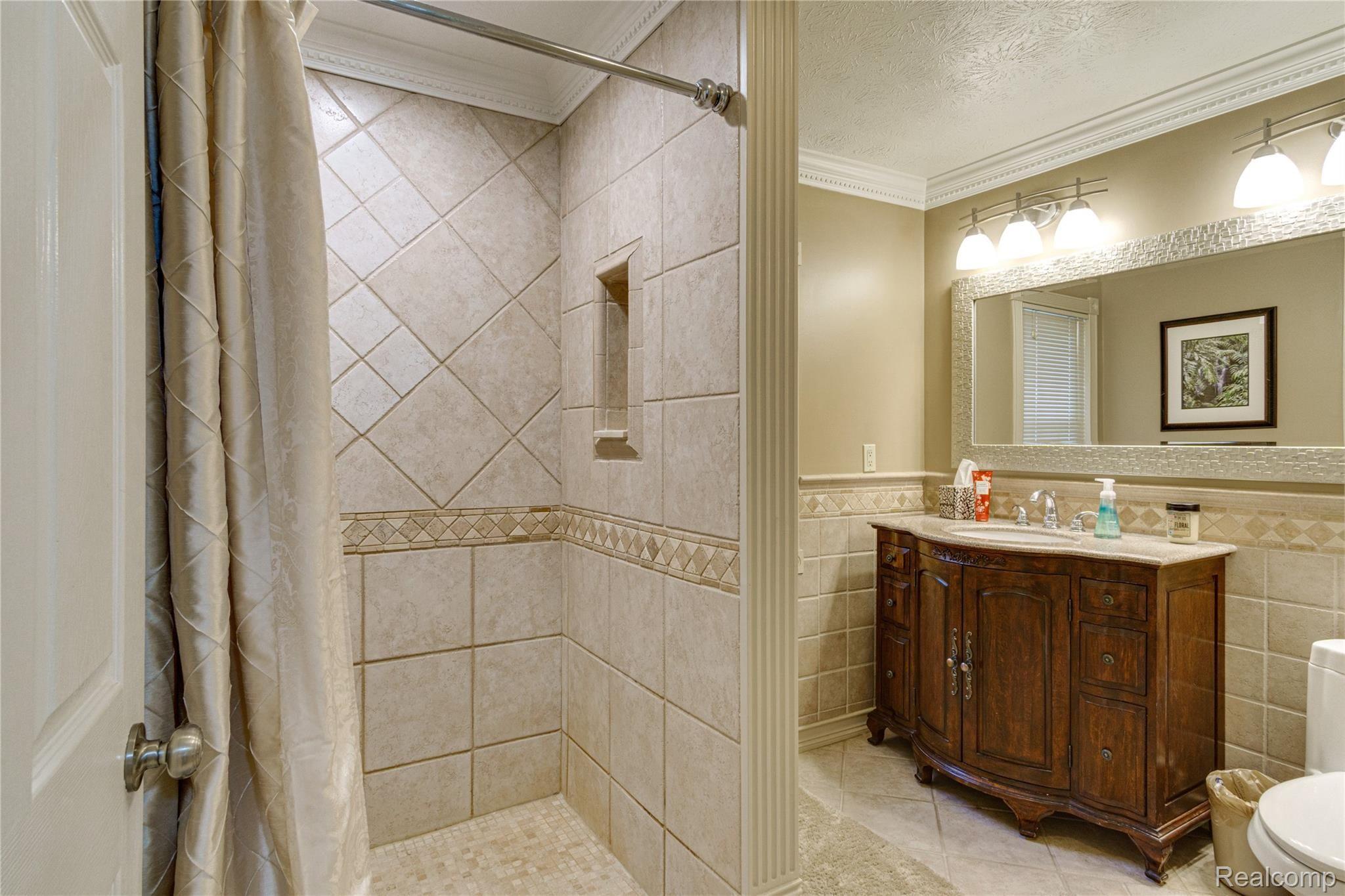 4250 Brighton Road Howell, MI 48843 - Photo 20 of 44 Interiors (31 of 55).jpg