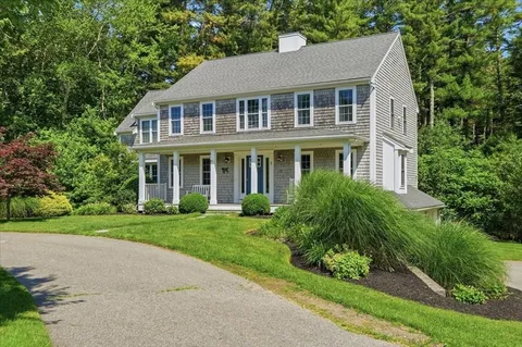 $1,099,000 | 7 Fountain Knoll Lane, Kingston, MA 02364