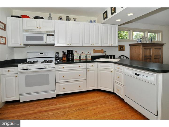314 Garden Road Oreland, PA 19075 - Photo 8 of 22 Gallery Image 8
