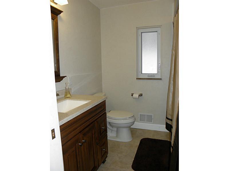 5742 Phillips Road Gibsonia, PA 15044 - Photo 13 of 23 Full Bath.