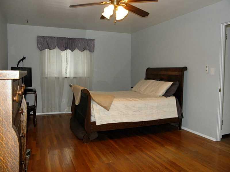 5742 Phillips Road Gibsonia, PA 15044 - Photo 8 of 23 Master Bedroom.